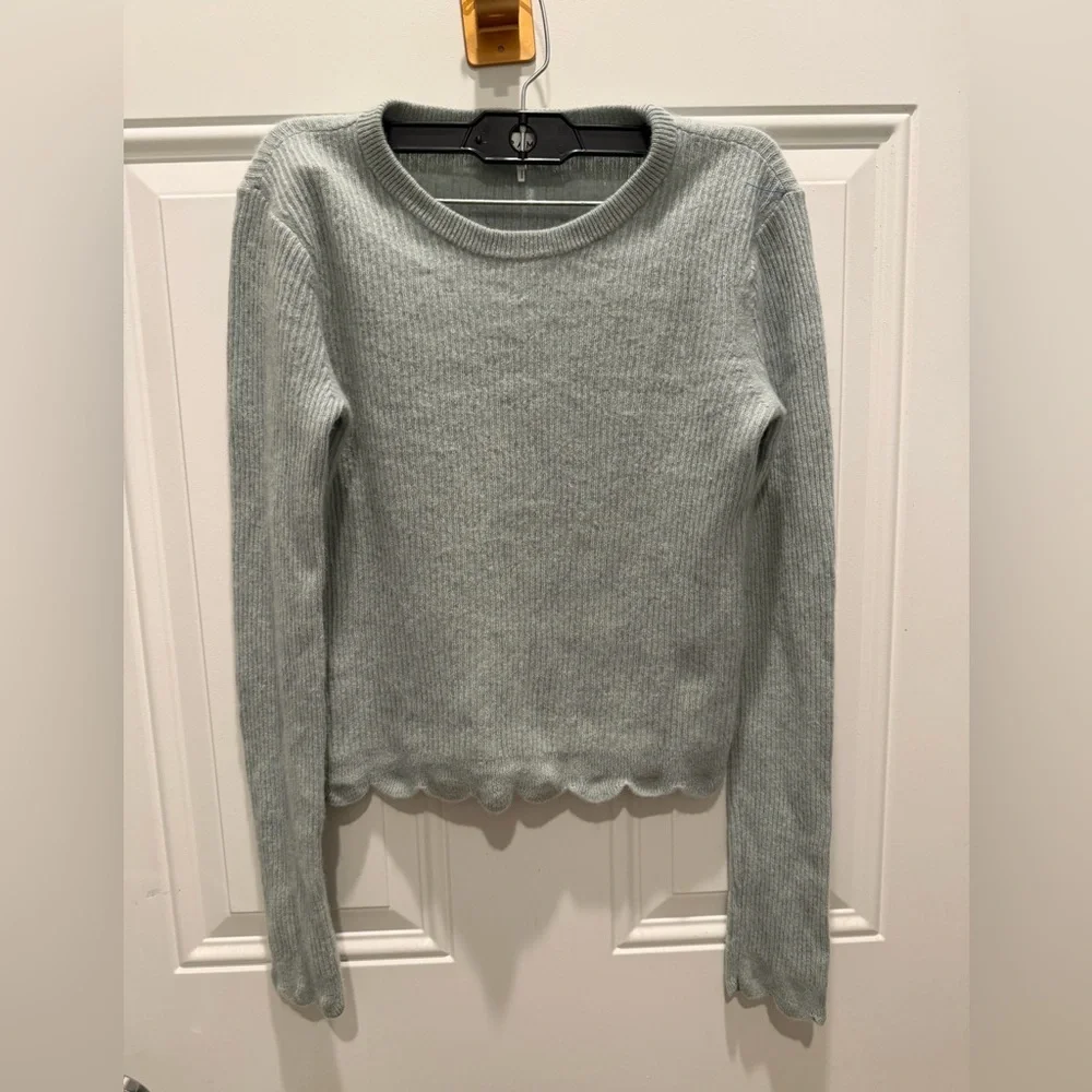 FRAME Light Green Ribbed Cashmere sweater